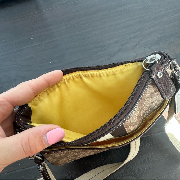Coach crossbody  monogram bag - Picture 5 of 10